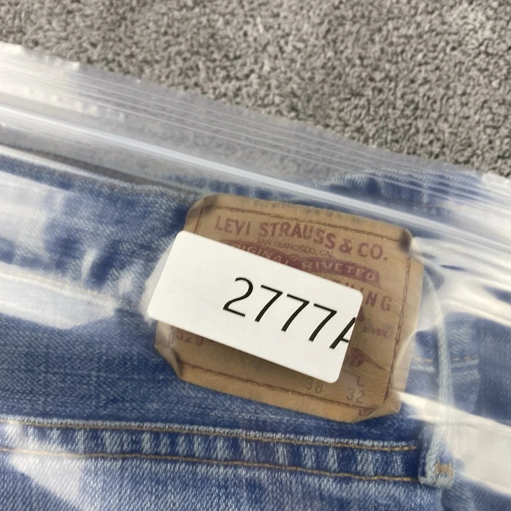 Vintage Levis 529 Straight Jeans Men 38x32 Blue Medium Wash Mid Rise 100% Cotton